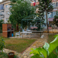 1+1 Apartment in Cleopatra, Alanya — Furnished Property with Pool, Sea View and Residence Permit Potential