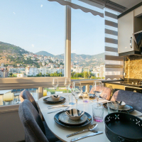 1+1 Apartment in Cleopatra, Alanya — Furnished Property with Pool, Sea View and Residence Permit Potential