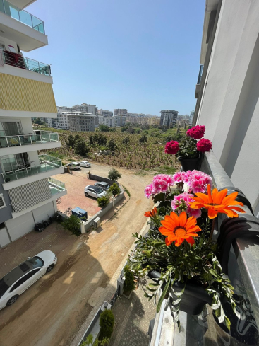1+1 Apartment in Mahmutlar — Furnished Property with Pool, Sauna and 400 m to the Sea