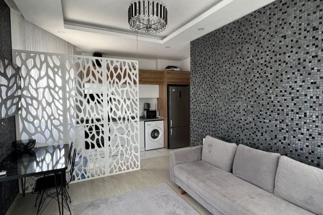 1+1 Apartment in Mahmutlar — Furnished Property with Pool, Sauna and 400 m to the Sea