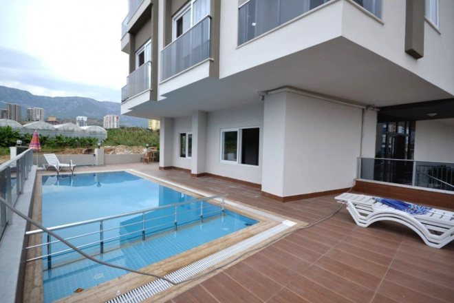 1+1 Apartment in Mahmutlar — Furnished Property with Pool, Sauna and 400 m to the Sea