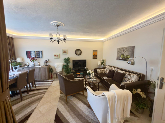 2+1 Apartment in Alanya Center — 300 m to the Sea, Furnished, Pool and Residence Permit Potential