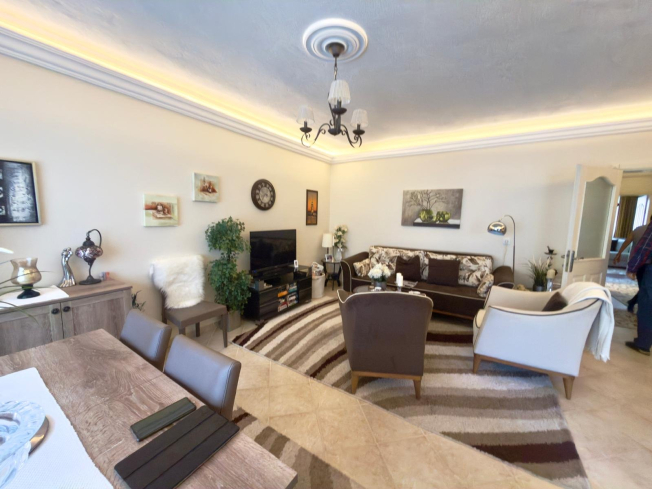 2+1 Apartment in Alanya Center — 300 m to the Sea, Furnished, Pool and Residence Permit Potential