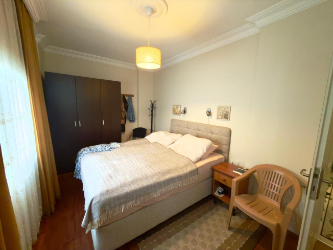 2+1 Apartment in Alanya Center — 300 m to the Sea, Furnished, Pool and Residence Permit Potential