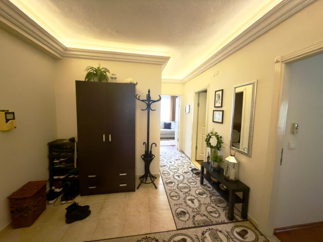 2+1 Apartment in Alanya Center — 300 m to the Sea, Furnished, Pool and Residence Permit Potential
