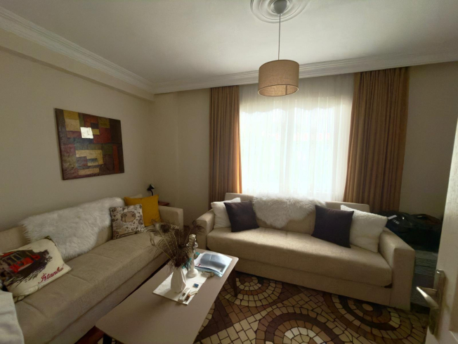2+1 Apartment in Alanya Center — 300 m to the Sea, Furnished, Pool and Residence Permit Potential