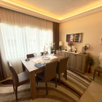 2+1 Apartment in Alanya Center — 300 m to the Sea, Furnished, Pool and Residence Permit Potential