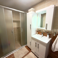 2+1 Apartment in Alanya Center — 300 m to the Sea, Furnished, Pool and Residence Permit Potential