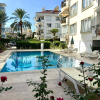 2+1 Apartment in Alanya Center — 300 m to the Sea, Furnished, Pool and Residence Permit Potential