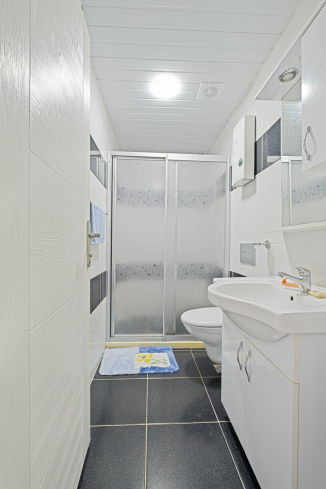 Affordable 1+1 Apartment in Mahmutlar — Furnished, Pool and 500 m from the Sea
