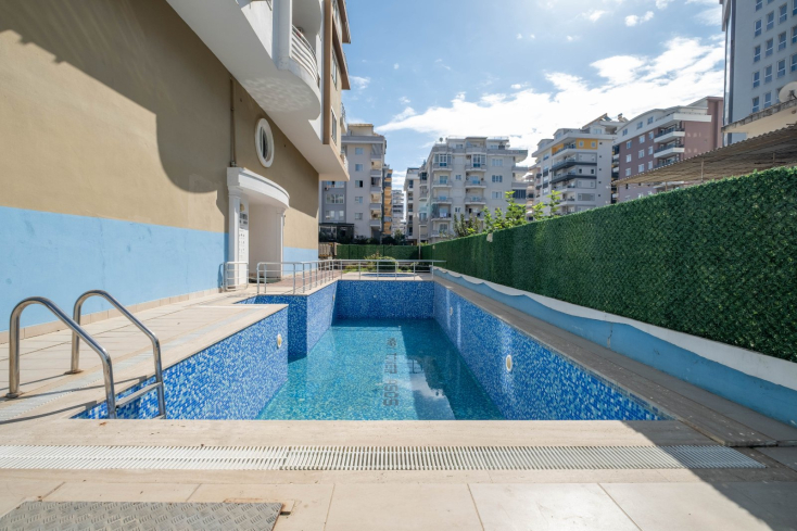 Affordable 1+1 Apartment in Mahmutlar — Furnished, Pool and 500 m from the Sea