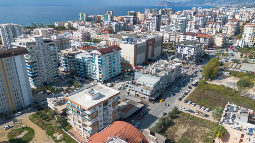 Affordable 1+1 Apartment in Mahmutlar — Furnished, Pool and 500 m from the Sea
