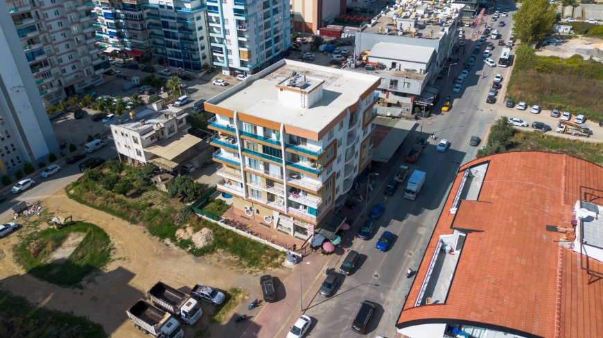 Affordable 1+1 Apartment in Mahmutlar — Furnished, Pool and 500 m from the Sea
