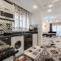 Spacious 1+1 Apartment in Mahmutlar — 500 m to the Sea, Good Renovation and Low Maintenance Fee