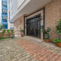 Spacious 1+1 Apartment in Mahmutlar — 500 m to the Sea, Good Renovation and Low Maintenance Fee