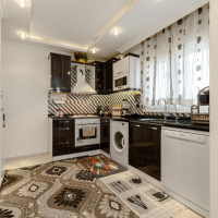 Spacious 1+1 Apartment in Mahmutlar — 500 m to the Sea, Good Renovation and Low Maintenance Fee
