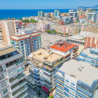 Spacious 1+1 Apartment in Mahmutlar — 500 m to the Sea, Good Renovation and Low Maintenance Fee