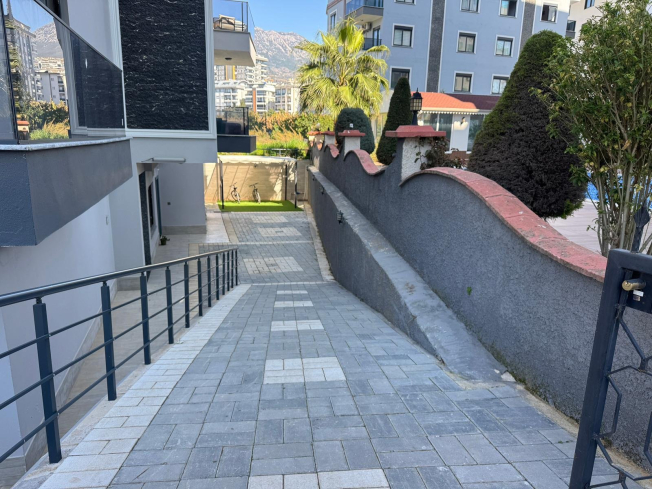 Modern 1+1 Apartment Near the Beach in Mahmutlar