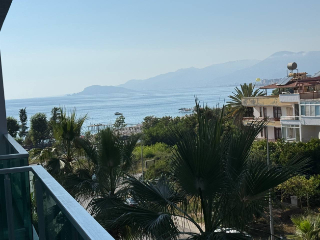 Buy a 2+1 Apartment in Kargicak, Alanya — Furnished Sea-View Apartment 100 m from the Beach for €265,000
