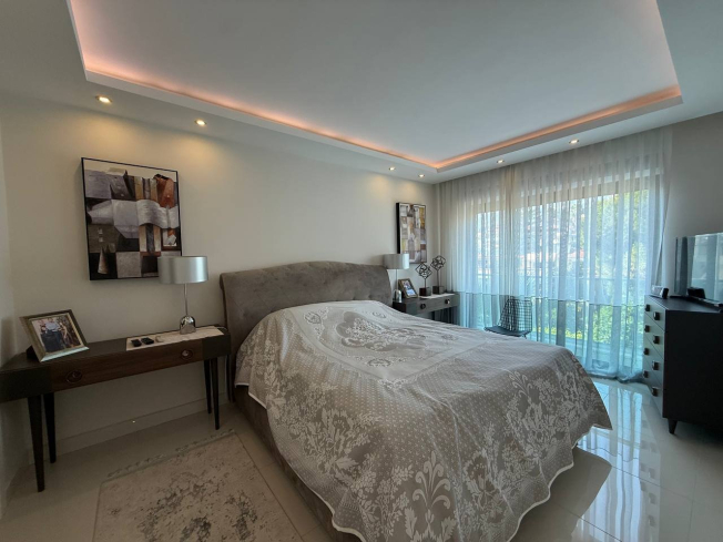 Buy a 2+1 Apartment in Kargicak, Alanya — Furnished Sea-View Apartment 100 m from the Beach for €265,000