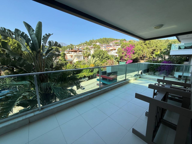 Buy a 2+1 Apartment in Kargicak, Alanya — Furnished Sea-View Apartment 100 m from the Beach for €265,000