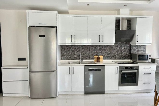 Buy a 4+1 Penthouse in Kargicak, Alanya — Furnished 160 m² Duplex with Sea Views for €230,000