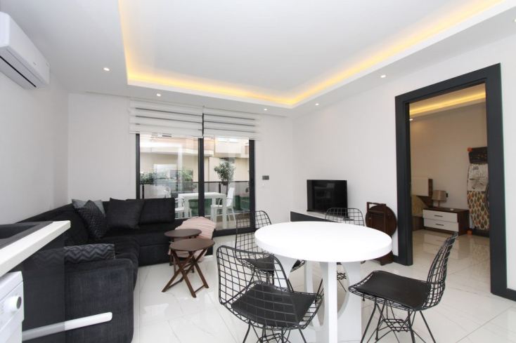 Buy a 1+1 Apartment in Central Alanya — Furnished 55 m² Apartment with Pool for €97,000