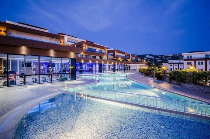 Buy a 2+1 Apartment in Kargicak, Alanya — Furnished 100 m² Apartment with Sea View, Pools and Beach Shuttle for €127,000