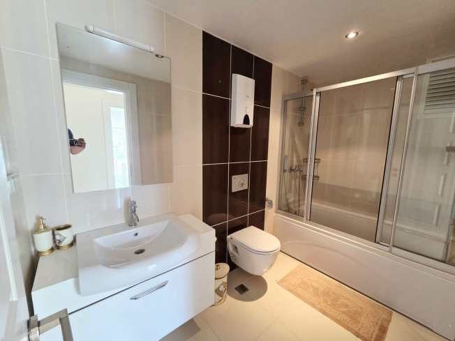 Buy a 2+1 Apartment in Kargicak, Alanya — Furnished 100 m² Apartment with Sea View, Pools and Beach Shuttle for €127,000