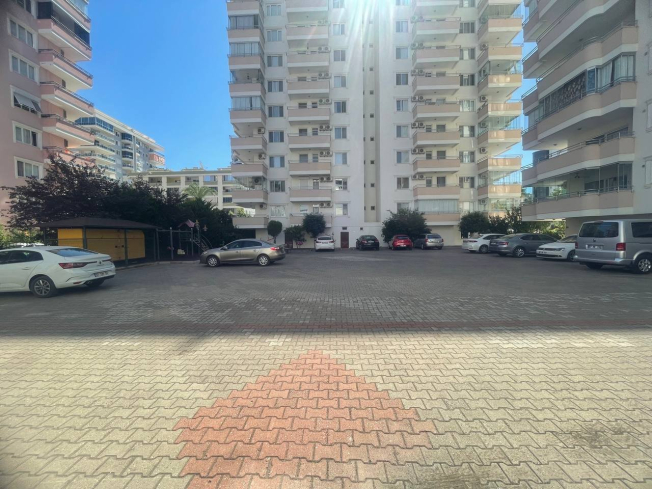 Buy a 2+1 Apartment in Mahmutlar, Alanya — Furnished 120 m² Sea-View Apartment 300 m from the Beach for €182,000