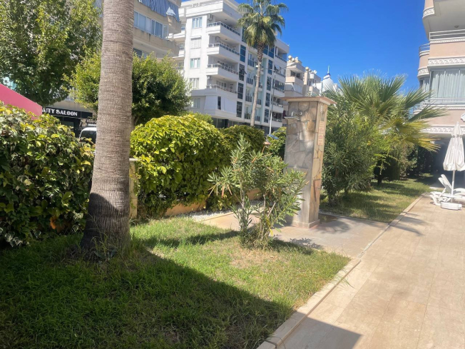 Buy a 2+1 Apartment in Mahmutlar, Alanya — Furnished 120 m² Sea-View Apartment 300 m from the Beach for €182,000