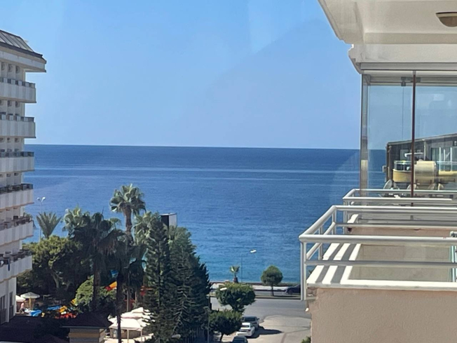 Buy a 2+1 Apartment in Mahmutlar, Alanya — Furnished 120 m² Sea-View Apartment 300 m from the Beach for €182,000