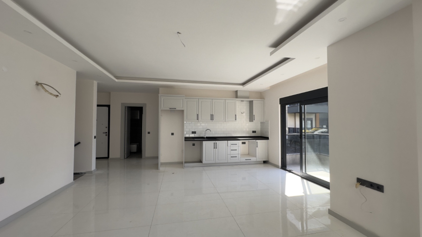 Penthouse — Oba · R6-5594 — photo 5