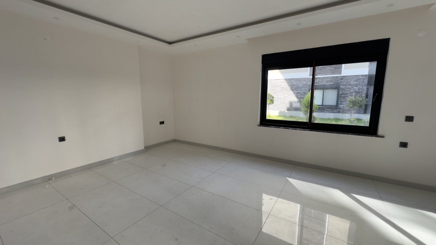 Penthouse — Oba · R6-5594 — photo 4