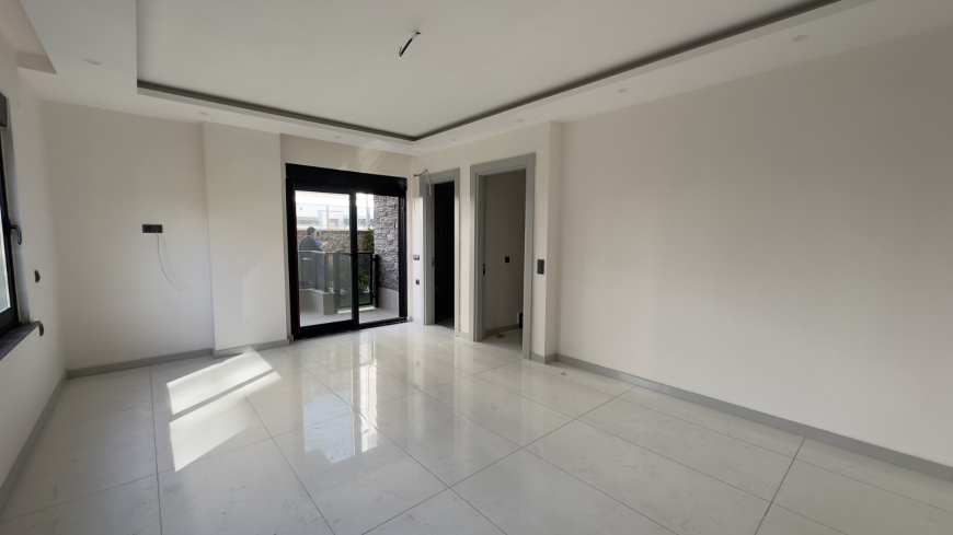 Penthouse — Oba · R6-5594 — photo 9
