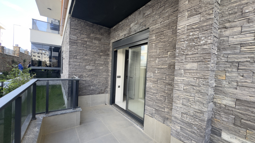 Penthouse — Oba · R6-5594 — photo 30