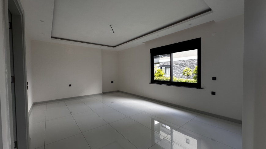 Penthouse — Oba · R6-5594 — photo 32