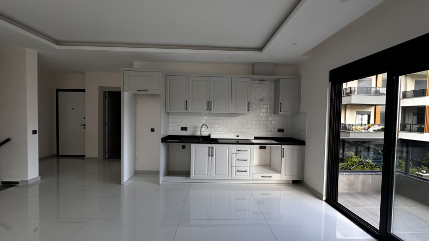 Penthouse — Oba · R6-5594 — photo 17