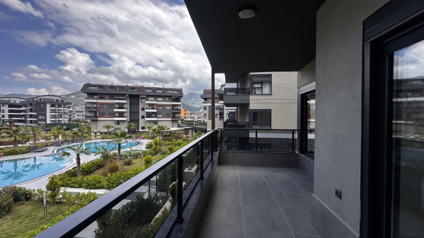 Penthouse — Oba · R6-5594 — photo 31