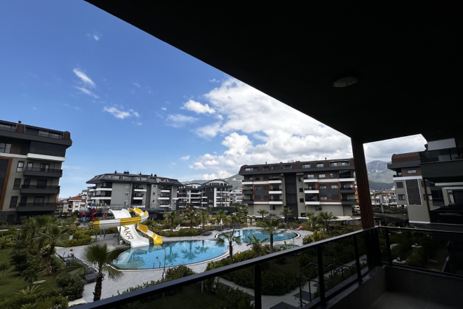 Buy a penthouse in Oba, Alanya — 108 m², 700 m from the sea