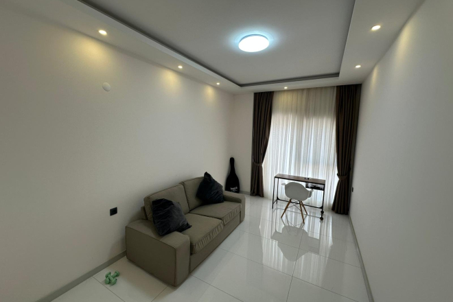 Buy a 3-bedroom apartment in Oba, Alanya — 130 m² with a separate kitchen