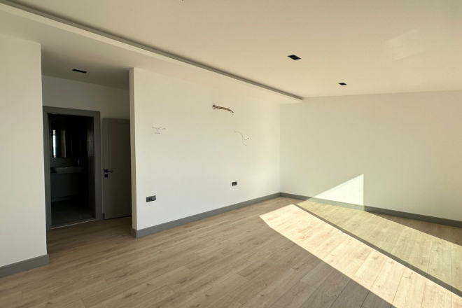 Penthouse — Kestel · R28-5614 — photo 4
