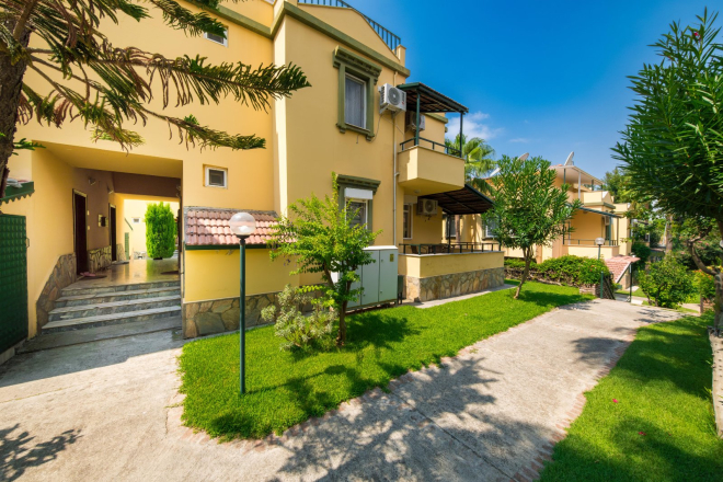 A villa in Konakli — terrace breakfasts and the sea just 300 metres away