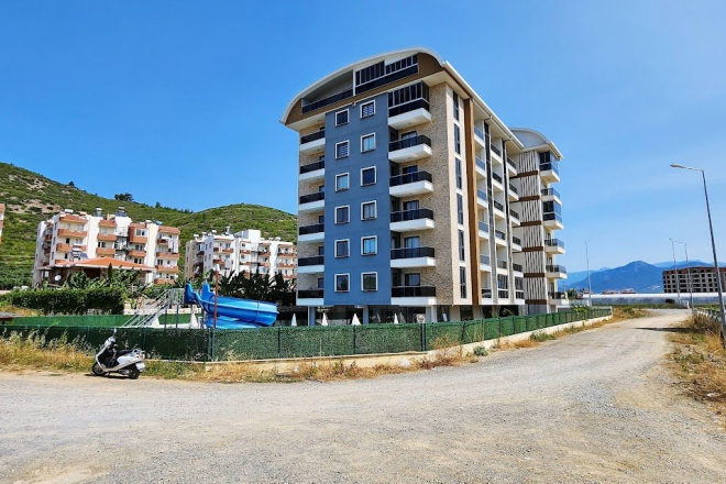 A home by the coast in Gazipasa — 500 m to the sea, a pool and hammam